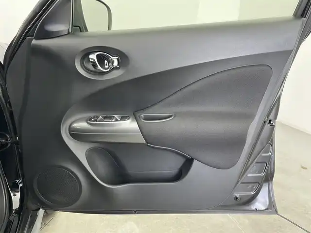 日産 ジューク 15RX アーバンセレクション 富山県 2015(平27)年 9万km スーパーブラック 社外ナビ(AM/FM/CD/DVD/BT)/フルセグTV/バックカメラ/エンジンスターター/ETC/横滑り防止装置/アイドリングストップ/LEDヘッドライト/フォグランプ/オートライト/プッシュスタート/スマートキー×2/純正フロアマット/保証書/取扱説明書