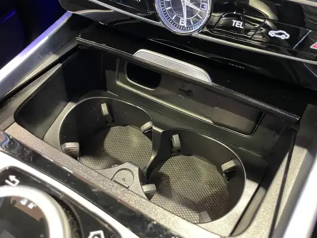 メルセデス・ベンツ ゲレンデヴァーゲン Ｇ３５０ｄ AMGライン 道央・札幌 2019(令1)年 2.6万km オブシディアンブラック ラグジュアリーパッケージ/　・ガラススライディングルーフ/　・Burmesterサラウンドサウンド/AMGライン/　・AMGスタイリングパッケージ/　・本革シート/　・20インチAMGアルミホイール/　・スポーツステアリング/アダプティブダンピングシステム/レーダーセーフティパッケージ/本革シート/マルチビームLEDヘッドライト/アダプティブハイビームアシストプラス/純正HDDナビ/フルセグテレビ/SD/BT/USB/360°カメラ/アクティブパーキングアシスト