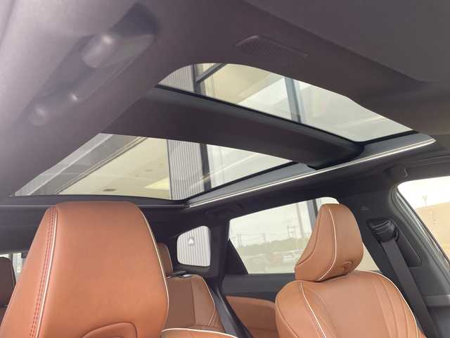 トヨタ クラウン エステート Z 愛知県 2025(令7)年 0.1千km ブラック 登録済未使用車/純正12.4型ディズプレイオーディオナビ/全方位カメラ/サンルーフ/レーダークルーズコントロール/シートヒーター/エアシート/バックカメラ/ブラインドスポットモニター/電動リアゲート/パワーシート/ヘッドアップディスプレイ/コーナーセンサー/ETC2.0/インテリジェントミラー/LEDヘッドライト/ステアリングヒーター/オートマチックハイビーム/ワイヤレス充電機/ステアリングスイッチ/スマートキー/プッシュスタート