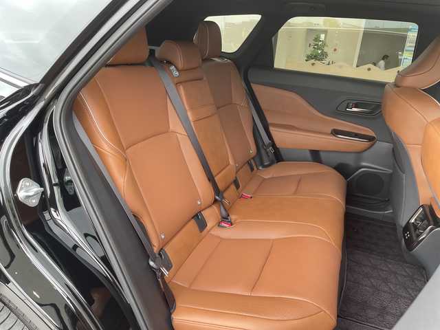 トヨタ クラウン エステート Z 愛知県 2025(令7)年 0.1千km ブラック 登録済未使用車/純正12.4型ディズプレイオーディオナビ/全方位カメラ/サンルーフ/レーダークルーズコントロール/シートヒーター/エアシート/バックカメラ/ブラインドスポットモニター/電動リアゲート/パワーシート/ヘッドアップディスプレイ/コーナーセンサー/ETC2.0/インテリジェントミラー/LEDヘッドライト/ステアリングヒーター/オートマチックハイビーム/ワイヤレス充電機/ステアリングスイッチ/スマートキー/プッシュスタート