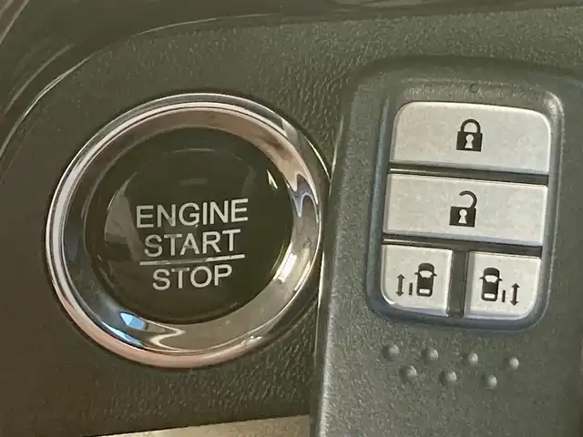ホンダ ステップワゴン スパーダ ホンダセンシング 静岡県 2021(令3)年 5.4万km スーパープラチナメタリック HondaSENSING/純正9インチナビ(VXM-217VFNi)/　AM FM CD DVD Bluetooth SD USB AppleCarPlay/フルセグTV/LEDオートヘッドランプ/レーダークルーズコントロール/両側パワースライドドア/FABTECTシート/わくわくゲート/純正16インチアルミホイール/スマートキー2本/パドルシフト/リアサンシェード/純正フロアマット(前席ラバーマット付)/ワンオーナー/ビルトインETC2.0/バックモニター