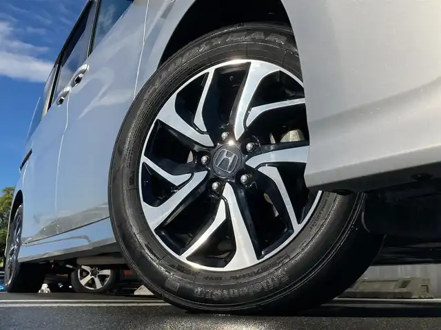 ホンダ ステップワゴン スパーダ ホンダセンシング 静岡県 2021(令3)年 5.4万km スーパープラチナメタリック HondaSENSING/純正9インチナビ(VXM-217VFNi)/　AM FM CD DVD Bluetooth SD USB AppleCarPlay/フルセグTV/LEDオートヘッドランプ/レーダークルーズコントロール/両側パワースライドドア/FABTECTシート/わくわくゲート/純正16インチアルミホイール/スマートキー2本/パドルシフト/リアサンシェード/純正フロアマット(前席ラバーマット付)/ワンオーナー/ビルトインETC2.0/バックモニター