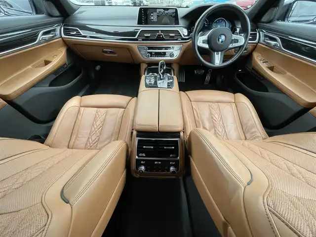 ＢＭＷ ７５０Ｌｉ Mスポーツ 愛知県 2019(平31)年 5.3万km サファイアブラックP サンルーフ/純正ナビ/（CD/DVD/BT/FM/AM）/フルセグTV/全方位カメラ/リアエンターテイメント/ハーマンカードンサウンド/ETC/純正21インチAW/インテリジェントセーフティ/ブラインドスポットモニター/レザーシート/全席メモリー付きパワーシート/全席シートヒーター/エアシート/ハンドルヒーター/取説、保証書/スペアキー