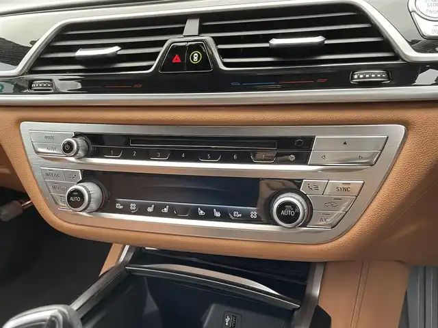 ＢＭＷ ７５０Ｌｉ Mスポーツ 愛知県 2019(平31)年 5.3万km サファイアブラックP サンルーフ/純正ナビ/（CD/DVD/BT/FM/AM）/フルセグTV/全方位カメラ/リアエンターテイメント/ハーマンカードンサウンド/ETC/純正21インチAW/インテリジェントセーフティ/ブラインドスポットモニター/レザーシート/全席メモリー付きパワーシート/全席シートヒーター/エアシート/ハンドルヒーター/取説、保証書/スペアキー