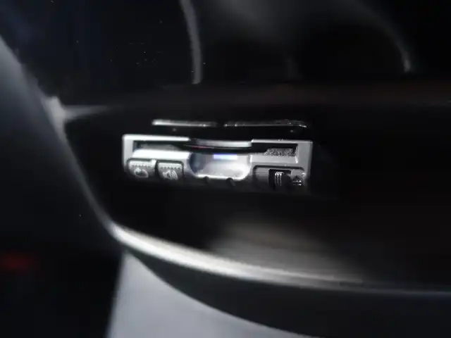 日産 ノート ニスモS 山形県 2015(平27)年 7.4万km ブリリアントホワイトパール 5MT/メモリナビ/　　【CD DVD BT フルセグ AUX MSV】/LEDオートヘッドライト/純正17インチアルミホイール/電動格納ウィンカーミラー/純正フロアマット/ドアバイザ―/AAC/スマートキー/ETC