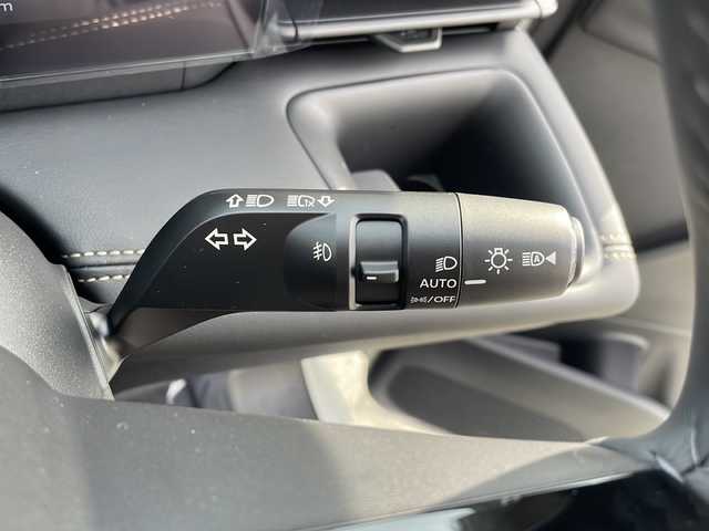 日産 セレナ e－パワー ハイウェイスター V 三重県 2025(令7)年 0.1千km プリズムホワイト 未使用車/純正ナビ/ドラレコ/ETC/デジタルインナーミラー/ハンズフリー電動スライド/レーダークルーズコントロール/レーンキープアシスト/ハンドルアシスト/オートブレーキホールド/衝突軽減/ワイヤレス充電/プロパイロット/LEDオートライト/電動格納ミラー