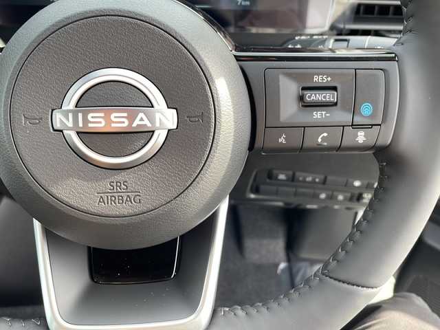 日産 セレナ e－パワー ハイウェイスター V 三重県 2025(令7)年 0.1千km プリズムホワイト 未使用車/純正ナビ/ドラレコ/ETC/デジタルインナーミラー/ハンズフリー電動スライド/レーダークルーズコントロール/レーンキープアシスト/ハンドルアシスト/オートブレーキホールド/衝突軽減/ワイヤレス充電/プロパイロット/LEDオートライト/電動格納ミラー