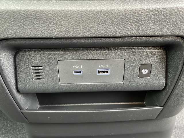 日産 セレナ e－パワー ハイウェイスター V 三重県 2025(令7)年 0.1千km プリズムホワイト 未使用車/純正ナビ/ドラレコ/ETC/デジタルインナーミラー/ハンズフリー電動スライド/レーダークルーズコントロール/レーンキープアシスト/ハンドルアシスト/オートブレーキホールド/衝突軽減/ワイヤレス充電/プロパイロット/LEDオートライト/電動格納ミラー