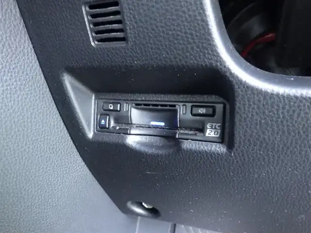 トヨタ ヴォクシー ハイブリッド S－G 千葉県 2023(令5)年 3.8万km ホワイトパールクリスタルシャイン 205/60R16/Toyota Safety Sense/・プリクラッシュセーフティ/・レーンディパーチャーアラート/・オートハイビーム/・レーダークルーズコントロール/左パワースライドドア/右イージークローザードア/10.5インチ純正コネクティッドナビ/地デジTV/【DVD/CD再生機能　Bluetooth接続】/バックカメラ/革巻きステアリング/ステアリングスイッチ/ETC（2.0）/LEDヘッドライト/ウインカーミラー/クリアランスソナー/純正16インチアルミホイル/サイド/カーテンエアバッグ/スマートキー