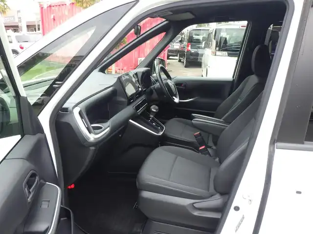 トヨタ ヴォクシー ハイブリッド S－G 千葉県 2023(令5)年 3.8万km ホワイトパールクリスタルシャイン 205/60R16/Toyota Safety Sense/・プリクラッシュセーフティ/・レーンディパーチャーアラート/・オートハイビーム/・レーダークルーズコントロール/左パワースライドドア/右イージークローザードア/10.5インチ純正コネクティッドナビ/地デジTV/【DVD/CD再生機能　Bluetooth接続】/バックカメラ/革巻きステアリング/ステアリングスイッチ/ETC（2.0）/LEDヘッドライト/ウインカーミラー/クリアランスソナー/純正16インチアルミホイル/サイド/カーテンエアバッグ/スマートキー