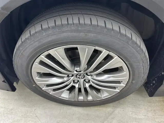 トヨタ ハリアー ハイブリッド Z レザーパッケージ 岡山県 2023(令5)年 4.3万km プレシャスブラックパール 純正12.3インチディスプレイオーディオプラス/【フルセグ/AM/FM/BT/CarPay】/モデリスタエアロ(F/S/R下)/モデリスタマフラーカッター/モデリスタネイルガード/JBLプレミアムサウンド/調光パノラマルーフ/パノラミックビューモニター/デジタルインナーミラー/ヘッドアップディスプレイ/パワーバックドア/ブラインドスポットモニター/パワーシート/シートメモリー/シートヒーター/エアシート/ステリングヒーター/レザーシート/ワイヤレス充電/コーナーセンサー/衝突軽減ブレーキ/スマートキー×２