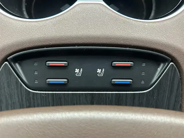 トヨタ ハリアー ハイブリッド Z レザーパッケージ 岡山県 2023(令5)年 4.3万km プレシャスブラックパール 純正12.3インチディスプレイオーディオプラス/【フルセグ/AM/FM/BT/CarPay】/モデリスタエアロ(F/S/R下)/モデリスタマフラーカッター/モデリスタネイルガード/JBLプレミアムサウンド/調光パノラマルーフ/パノラミックビューモニター/デジタルインナーミラー/ヘッドアップディスプレイ/パワーバックドア/ブラインドスポットモニター/パワーシート/シートメモリー/シートヒーター/エアシート/ステリングヒーター/レザーシート/ワイヤレス充電/コーナーセンサー/衝突軽減ブレーキ/スマートキー×２