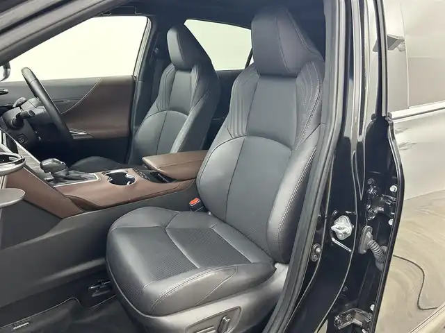 トヨタ ハリアー ハイブリッド Z レザーパッケージ 岡山県 2023(令5)年 4.3万km プレシャスブラックパール 純正12.3インチディスプレイオーディオプラス/【フルセグ/AM/FM/BT/CarPay】/モデリスタエアロ(F/S/R下)/モデリスタマフラーカッター/モデリスタネイルガード/JBLプレミアムサウンド/調光パノラマルーフ/パノラミックビューモニター/デジタルインナーミラー/ヘッドアップディスプレイ/パワーバックドア/ブラインドスポットモニター/パワーシート/シートメモリー/シートヒーター/エアシート/ステリングヒーター/レザーシート/ワイヤレス充電/コーナーセンサー/衝突軽減ブレーキ/スマートキー×２