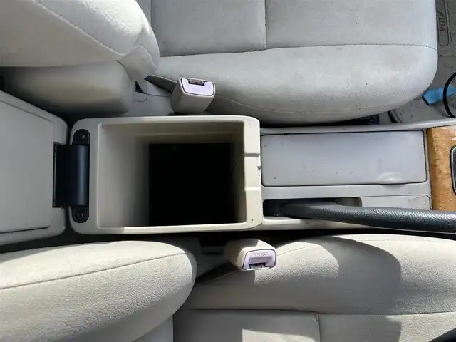 トヨタ アレックス XS 180 福島県 2005(平17)年 8.8万km スーパーホワイトⅡ 社外ナビ/・型番：MDV-333/・ワンセグTV/DVD/CD/AUX/iPod/SD/USB/FM/AM/・ETC/革張りステアリング/4WD/電動格納ミラー/シガーライター/ハロゲンヘッドライト/・オートライト/純正ドアバイザー/純正フロアマット/社外アルミ/・LCZ/積込み冬タイヤ/・DIOS eS6AW/・溝6mm