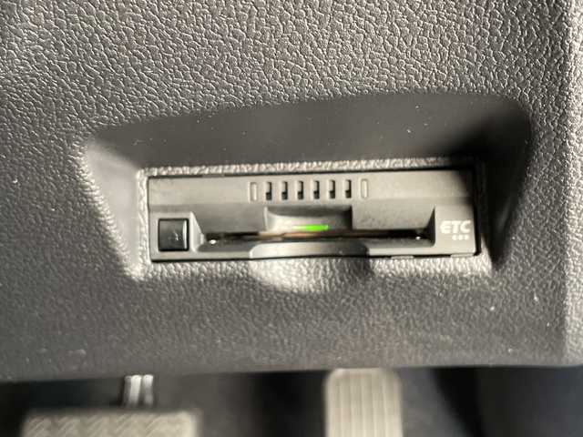 トヨタ プリウス S 愛知県 2020(令2)年 2.3万km グレーメタリック 純正ナビ/レーダークルーズコントロール/バックカメラ/コーナーセンサー/LEDヘッドライト/オートマチックハイビーム/ＥＴＣ/衝突軽減システム/Bluetooth/ステアリングスイッチ/スマートキー/プッシュスタート