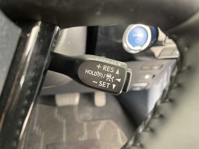 トヨタ プリウス S 愛知県 2020(令2)年 2.3万km グレーメタリック 純正ナビ/レーダークルーズコントロール/バックカメラ/コーナーセンサー/LEDヘッドライト/オートマチックハイビーム/ＥＴＣ/衝突軽減システム/Bluetooth/ステアリングスイッチ/スマートキー/プッシュスタート