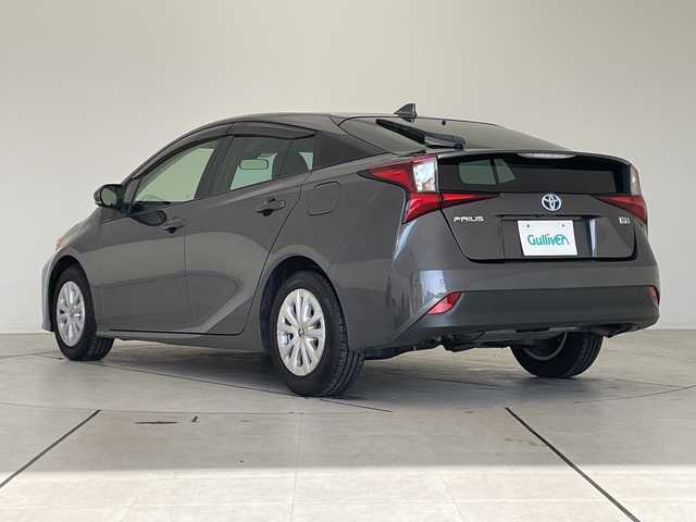 トヨタ プリウス S 愛知県 2020(令2)年 2.3万km グレーメタリック 純正ナビ/レーダークルーズコントロール/バックカメラ/コーナーセンサー/LEDヘッドライト/オートマチックハイビーム/ＥＴＣ/衝突軽減システム/Bluetooth/ステアリングスイッチ/スマートキー/プッシュスタート
