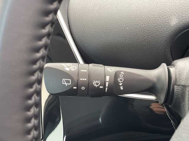 トヨタ プリウス S 愛知県 2020(令2)年 2.3万km グレーメタリック 純正ナビ/レーダークルーズコントロール/バックカメラ/コーナーセンサー/LEDヘッドライト/オートマチックハイビーム/ＥＴＣ/衝突軽減システム/Bluetooth/ステアリングスイッチ/スマートキー/プッシュスタート