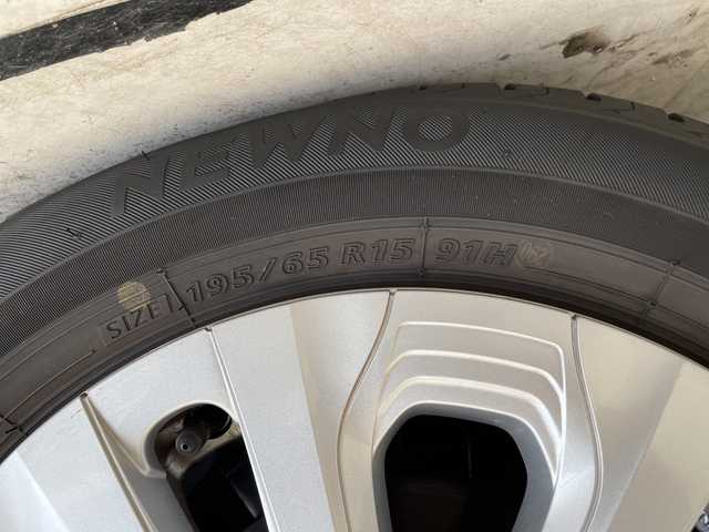 トヨタ プリウス S 愛知県 2020(令2)年 2.3万km グレーメタリック 純正ナビ/レーダークルーズコントロール/バックカメラ/コーナーセンサー/LEDヘッドライト/オートマチックハイビーム/ＥＴＣ/衝突軽減システム/Bluetooth/ステアリングスイッチ/スマートキー/プッシュスタート