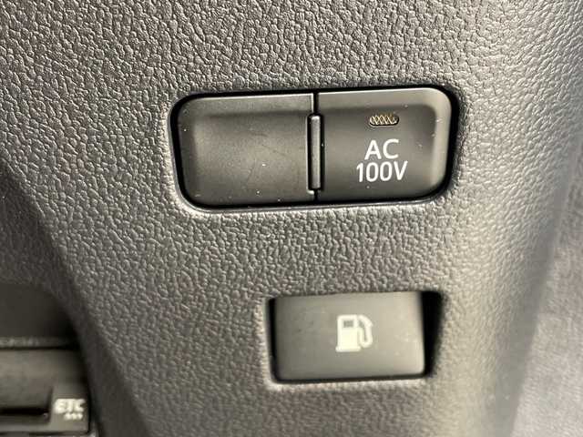 トヨタ プリウス S 愛知県 2020(令2)年 2.3万km グレーメタリック 純正ナビ/レーダークルーズコントロール/バックカメラ/コーナーセンサー/LEDヘッドライト/オートマチックハイビーム/ＥＴＣ/衝突軽減システム/Bluetooth/ステアリングスイッチ/スマートキー/プッシュスタート