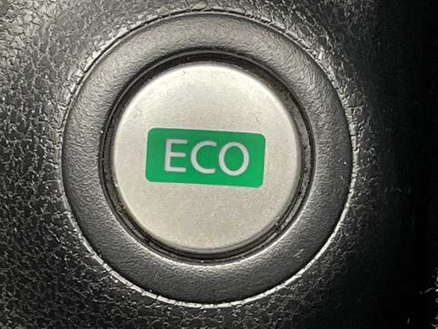 日産 ノート メダリスト エマージェンシーB 愛知県 2014(平26)年 2.4万km ダークメタルグレー SDナビ SDカードなし/全方位カメラ/バックカメラ/HIDヘッドライト/オートライト/ドライブレコーダー/ETC/衝突軽減システム/ワンセグ/CD/Bluetooth/ステアリングスイッチ/スマートキー/プッシュスタート