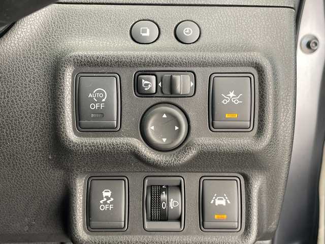 日産 ノート メダリスト エマージェンシーB 愛知県 2014(平26)年 2.4万km ダークメタルグレー SDナビ SDカードなし/全方位カメラ/バックカメラ/HIDヘッドライト/オートライト/ドライブレコーダー/ETC/衝突軽減システム/ワンセグ/CD/Bluetooth/ステアリングスイッチ/スマートキー/プッシュスタート