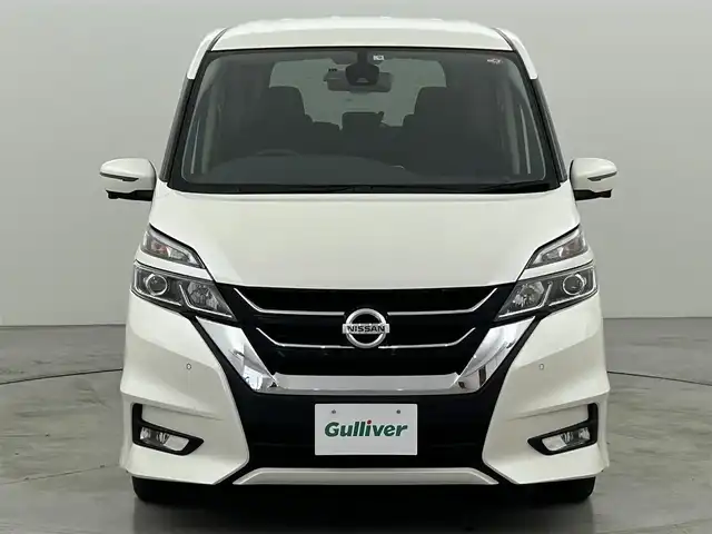 日産 セレナ ハイウェイスター Vセレクション 福岡県 2017(平29)年 5.8万km ブリリアントホワイトパール 後席モニター　/純正９型ナビ（ＢＴ，フルセグＴＶ）　/全方位カメラ　/ナビ連動ドラレコ　/ＥＴＣ　/ＡＣＣ　/コーナーセンサー　/エマージェンシーブレーキ　/レーンキープ　/パーキングアシスト　/両側電動スライドドア
