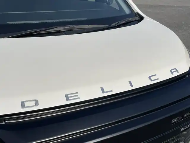 三菱 デリカＤ：５ P 千葉県 2020(令2)年 5.9万km ウォームホワイトパール AIS検査済み社外パーツ取付済み/【4WD ディーゼル 8人乗り】/ワンオーナー/オートステップ/リフトアップキット（社外）/ＪＡＯＳフロントバンパーガード（社外）/マドリスグリル（社外）/純正大型液晶メモリナビ/（フルセグTV/Bluetooth Audio/Music Catcher/HDMI）/フリップダウンモニター/マルチアラウンドビューモニター/クルーズコントロール/プッシュスタート/スマートキー/両側パワースライドドア/パワーバックドア/ETC/ルーフビームガーニッシュ