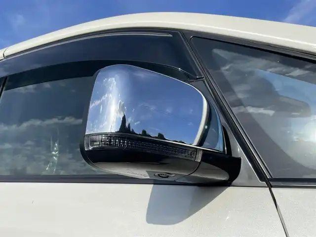 三菱 デリカＤ：５ P 千葉県 2020(令2)年 5.9万km ウォームホワイトパール AIS検査済み社外パーツ取付済み/【4WD ディーゼル 8人乗り】/ワンオーナー/オートステップ/リフトアップキット（社外）/ＪＡＯＳフロントバンパーガード（社外）/マドリスグリル（社外）/純正大型液晶メモリナビ/（フルセグTV/Bluetooth Audio/Music Catcher/HDMI）/フリップダウンモニター/マルチアラウンドビューモニター/クルーズコントロール/プッシュスタート/スマートキー/両側パワースライドドア/パワーバックドア/ETC/ルーフビームガーニッシュ