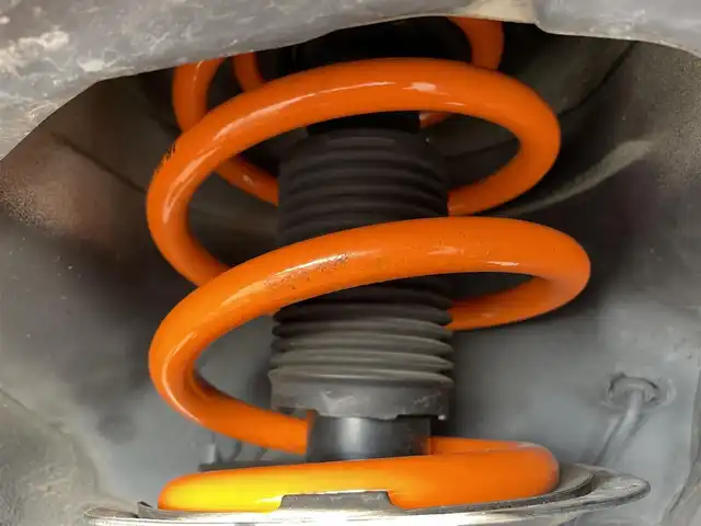 三菱 デリカＤ：５ P 千葉県 2020(令2)年 5.9万km ウォームホワイトパール AIS検査済み社外パーツ取付済み/【4WD ディーゼル 8人乗り】/ワンオーナー/オートステップ/リフトアップキット（社外）/ＪＡＯＳフロントバンパーガード（社外）/マドリスグリル（社外）/純正大型液晶メモリナビ/（フルセグTV/Bluetooth Audio/Music Catcher/HDMI）/フリップダウンモニター/マルチアラウンドビューモニター/クルーズコントロール/プッシュスタート/スマートキー/両側パワースライドドア/パワーバックドア/ETC/ルーフビームガーニッシュ