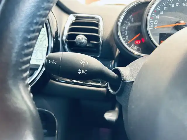 ＭＩＮＩ ミニ クラブマン クーパー 大阪府 2017(平29)年 3.8万km 緑Ⅱ コンパートメントP/ライトP/純正ナビ/バックカメラ/ACC/ETC/ドラレコ/クリアランスソナー/純正17インチAW/USB/AUX/Bluetooth