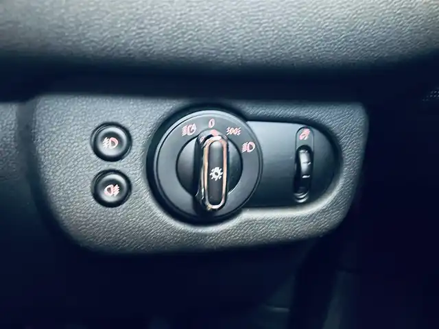 ＭＩＮＩ ミニ クラブマン クーパー 大阪府 2017(平29)年 3.8万km 緑Ⅱ コンパートメントP/ライトP/純正ナビ/バックカメラ/ACC/ETC/ドラレコ/クリアランスソナー/純正17インチAW/USB/AUX/Bluetooth