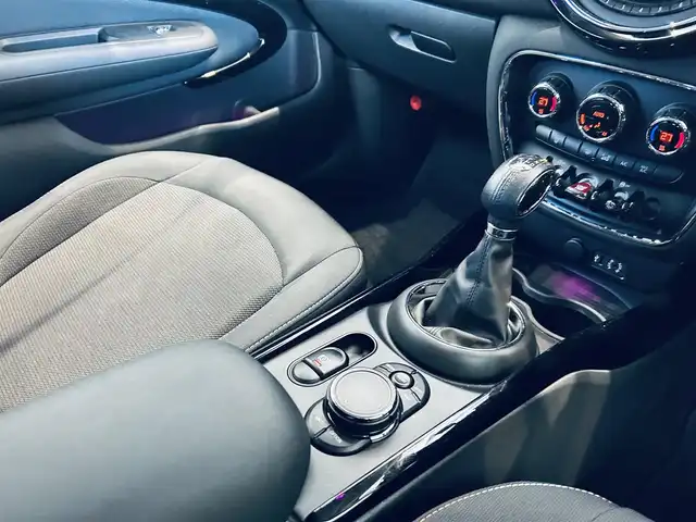 ＭＩＮＩ ミニ クラブマン クーパー 大阪府 2017(平29)年 3.8万km 緑Ⅱ コンパートメントP/ライトP/純正ナビ/バックカメラ/ACC/ETC/ドラレコ/クリアランスソナー/純正17インチAW/USB/AUX/Bluetooth