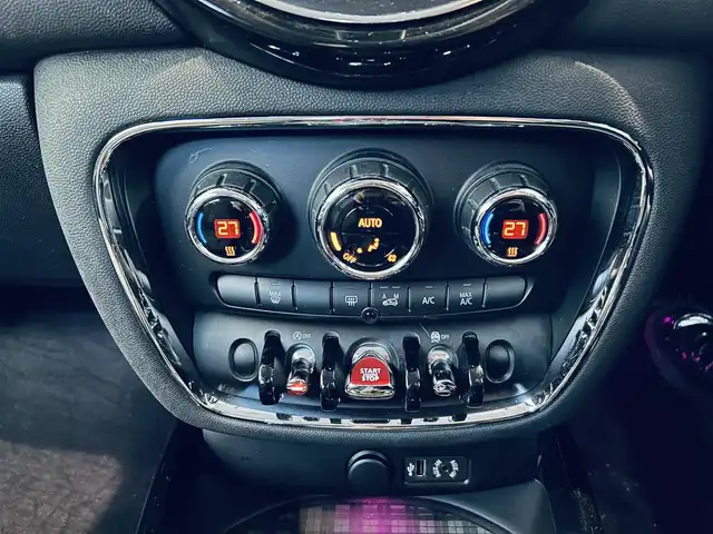 ＭＩＮＩ ミニ クラブマン クーパー 大阪府 2017(平29)年 3.8万km 緑Ⅱ コンパートメントP/ライトP/純正ナビ/バックカメラ/ACC/ETC/ドラレコ/クリアランスソナー/純正17インチAW/USB/AUX/Bluetooth
