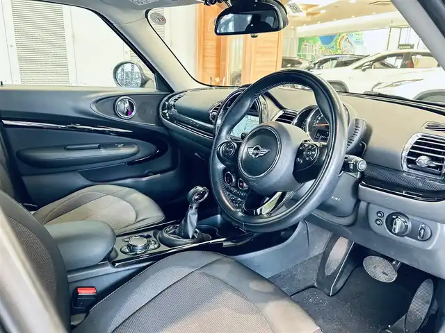 ＭＩＮＩ ミニ クラブマン クーパー 大阪府 2017(平29)年 3.8万km 緑Ⅱ コンパートメントP/ライトP/純正ナビ/バックカメラ/ACC/ETC/ドラレコ/クリアランスソナー/純正17インチAW/USB/AUX/Bluetooth