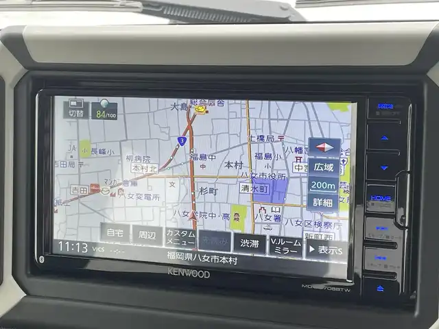 スズキ ジムニー シエラ JC 福岡県 2023(令5)年 0.8万km ピュアホワイトP デュアルセンサーブレーキサポート/社外ナビ（ＭＤＶ－Ｄ７０８ＢＴＷ）/バックカメラ/クルーズコントロール/フルセグ/CD/DVD/BT/SD/AM/FM/前席シートヒーター/柿本改マフラー/衝突軽減/レーンアシスト/アイドリングストップ/ＥＴＣ/純正アルミ/ダウンヒルアシストコントロール/LEDオートライト/フォグランプ/スマートキー/プッシュスタート/電動格納ミラー/ステアリングリモコン/革巻きステアリング/ドアバイザー