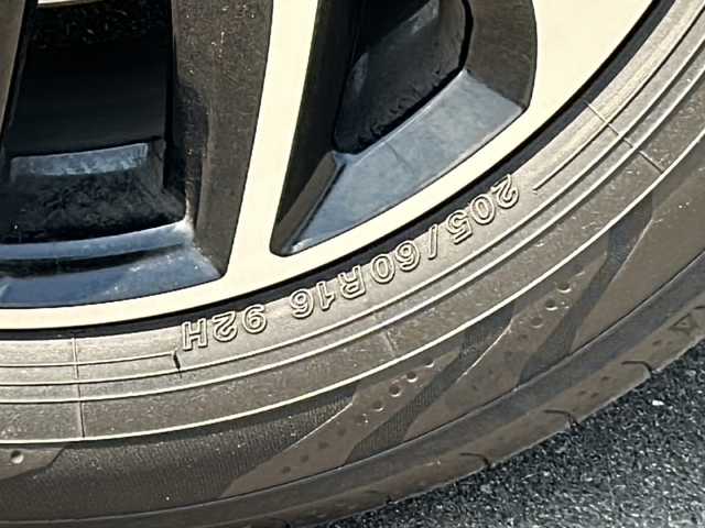 ホンダ ステップワゴン スパーダ ホンダセンシング 岡山県 2017(平29)年 7.3万km プレミアムスパークルブラックパール 純正ナビＶＸＭ－１８５ＶＦＮｉ　ＢＴ／ＣＤ／ＤＶＤ／フルセグ　全方位カメラ　ホンダセンシング　ターボ　両側パワスラ　２列目分割ベンチシート　追従クルコン　パドルシフト　カーテンエアバッグ　ＬＥＤ