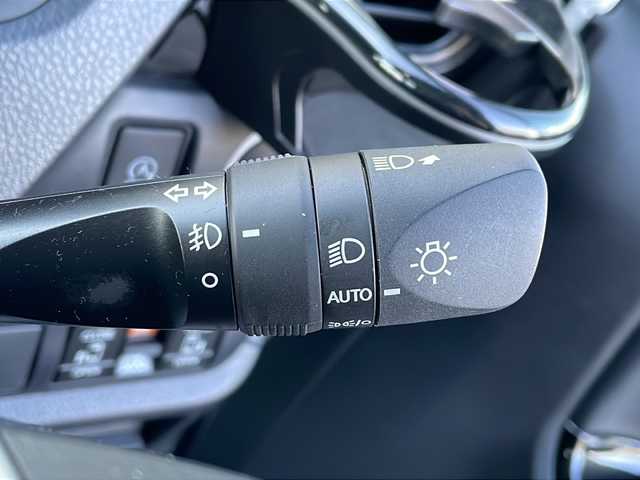 トヨタ ヴォクシー ZS 煌Ⅲ 道北・旭川 2021(令3)年 1.3万km ホワイトパールクリスタルシャイン 寒冷地仕様/ワンオーナー/4WD/メモリーナビ（アルパイン９インチ）/CS/DVD/BT/SD/USB/HDMI/フルセグ/バックカメラ/PCS/PKSB/クリアランスソナー/LDA/アイドリングストップ/クルーズコントロール/両側パワースライドドア/オートハイビーム/オートライト/フォグ/ハーフレザー/オートリトラミラー/サンシェード/純正フロアマット/ドアバイザー/純正スマートキーエンジンスターター/フロントデアイサー/純正AW付き夏タイヤ積込