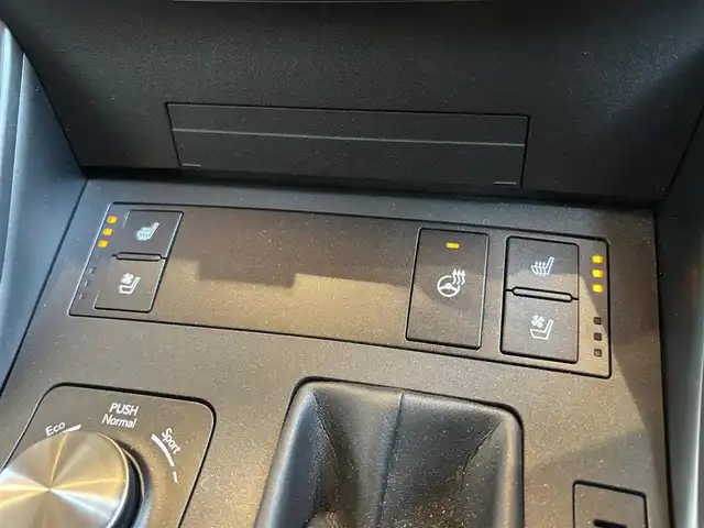 レクサス ＩＳ 300h バージョンL 宮城県 2023(令5)年 1.4万km ソニッククォーツ LexusSafetySystem+/サンルーフ/純正ナビゲーションシステム/フルセグTV/全方位カメラ/三眼LEDヘッドライト/オートマチックハイビーム/ブラウンレザーシート/シートヒーター/エアシート/メモリ機能付きパワーシート/アイドリングストップ/オートホールド/ステアリングスイッチ/ステアリングヒーター/パドルシフト/前後ドライブレコーダー/リヤ電動サンシェード/純正19インチAW/スマートキー/ETC2.0車載器