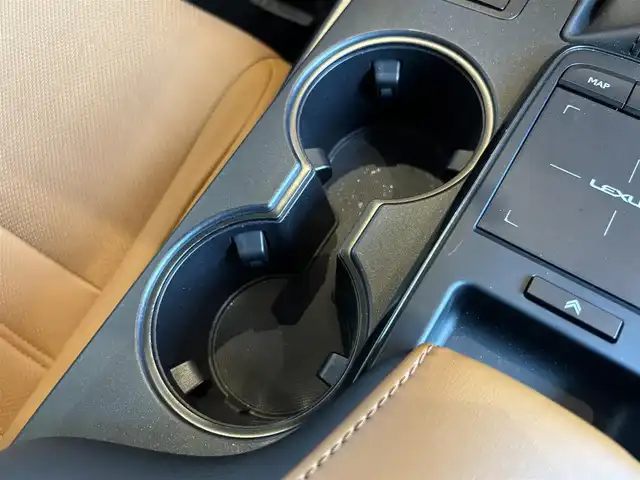 レクサス ＩＳ 300h バージョンL 宮城県 2023(令5)年 1.4万km ソニッククォーツ LexusSafetySystem+/サンルーフ/純正ナビゲーションシステム/フルセグTV/全方位カメラ/三眼LEDヘッドライト/オートマチックハイビーム/ブラウンレザーシート/シートヒーター/エアシート/メモリ機能付きパワーシート/アイドリングストップ/オートホールド/ステアリングスイッチ/ステアリングヒーター/パドルシフト/前後ドライブレコーダー/リヤ電動サンシェード/純正19インチAW/スマートキー/ETC2.0車載器