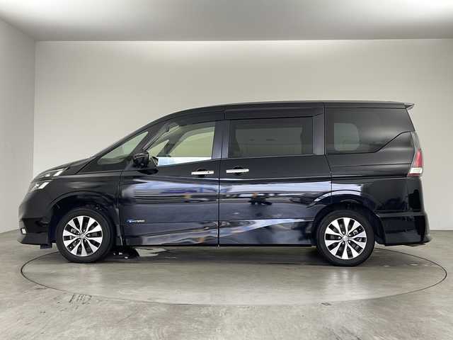 日産 セレナ ハイウェイスター Vセレクション 兵庫県 2017(平29)年 4.6万km ダイヤモンドブラック ・純正9インチSDナビ/CD/DVD/TV/BT/SD/・ビルトインETC/・アラウンドビューモニター/・両側パワースライドドア/・ハンズフリースライドドア/・クルーズコントロール/・パーキングアシスト/・前後ドライブレコーダー/・エマージェンシーブレーキ/・車線逸脱警報/・アイドリングストップ/・LEDヘッドライト/・オートライト/・プッシュスタート/・スマートキー