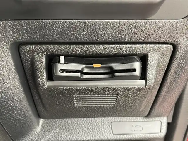 スバル レヴォーグ 2．0STIスポーツアイサイト 滋賀県 2018(平30)年 2.6万km ピュアレッド 禁煙車/純正8型ナビ/CD.DVD.Bluetooth.フルセグ/バック・サイド・フロントカメラ/アイサイトVer3/衝突軽減ブレーキ/レーダークルーズコントロール/レーンキープアシスト/車線逸脱警報/レザーシート/パドルシフト/前席シートヒーター/前席パワーシート（メモリー付き）/ブラインドスポットモニター/ETC/前方ドライブレコーダー/デジタルインナーミラー/電子パーキング/オートブレーキホールド