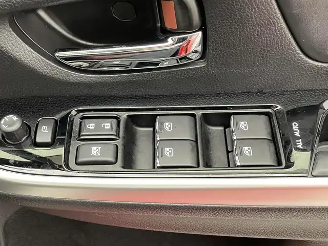 スバル レヴォーグ 2．0STIスポーツアイサイト 滋賀県 2018(平30)年 2.6万km ピュアレッド 禁煙車/純正8型ナビ/CD.DVD.Bluetooth.フルセグ/バック・サイド・フロントカメラ/アイサイトVer3/衝突軽減ブレーキ/レーダークルーズコントロール/レーンキープアシスト/車線逸脱警報/レザーシート/パドルシフト/前席シートヒーター/前席パワーシート（メモリー付き）/ブラインドスポットモニター/ETC/前方ドライブレコーダー/デジタルインナーミラー/電子パーキング/オートブレーキホールド