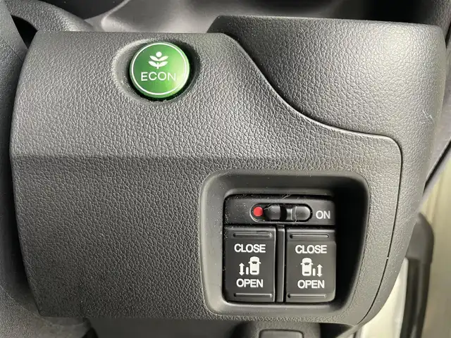 ホンダ Ｎ ＢＯＸ G SSパッケージ 埼玉県 2015(平27)年 7.3万km プレミアムホワイトパール 両側パワースライドドア/純正メモリナビ(型式：VXM-155VSi)/CD/DVD/Bluetooth/フルセグ/バックカメラ/ドライブレコーダー/ETC/純正14インチAW/純正フロアマット/プッシュスタート/スマートキー