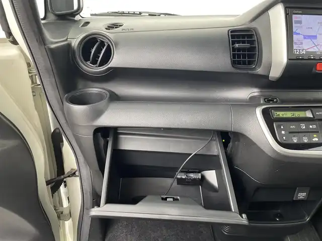 ホンダ Ｎ ＢＯＸ G SSパッケージ 埼玉県 2015(平27)年 7.3万km プレミアムホワイトパール 両側パワースライドドア/純正メモリナビ(型式：VXM-155VSi)/CD/DVD/Bluetooth/フルセグ/バックカメラ/ドライブレコーダー/ETC/純正14インチAW/純正フロアマット/プッシュスタート/スマートキー