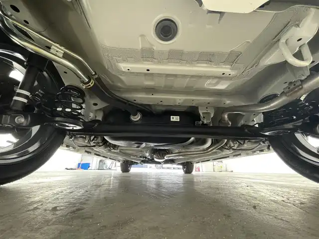 スズキ スペーシア カスタム HYBRID XS 滋賀県 2025(令7)年 0.1千km ピュアホワイトパール/ブラック2トーン 届出済み未使用車/純正9型ナビ/・CD/DVD/Blutooth/USB/全方位カメラ/両側パワースライドドア/ヘッドアップディスプレイ/追従付クルーズコントロール/LEDヘッドライト/シートヒーター/ステアリングヒーター/ステアリングリモコン/スマートキー/衝突軽減ブレーキ/横滑り防止/前後コーナーセンサー/電動格納ミラー/純正１５AW