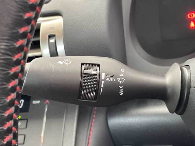 レクサス ＩＳ 200t Fスポーツ 愛知県 2015(平27)年 3.7万km ソニックチタニウム 純正ナビ/本革レザー/クルーズコントロール/シートヒーター/エアシート/バックカメラ/パワーシート/純正アルミホイール/ブラインドスポットモニター/LEDヘッドライト/パドルシフト/ドライブレコーダー/ETC/衝突軽減システム/ワンセグ/CD/Bluetooth/ステアリングスイッチ/スマートキー/プッシュスタート