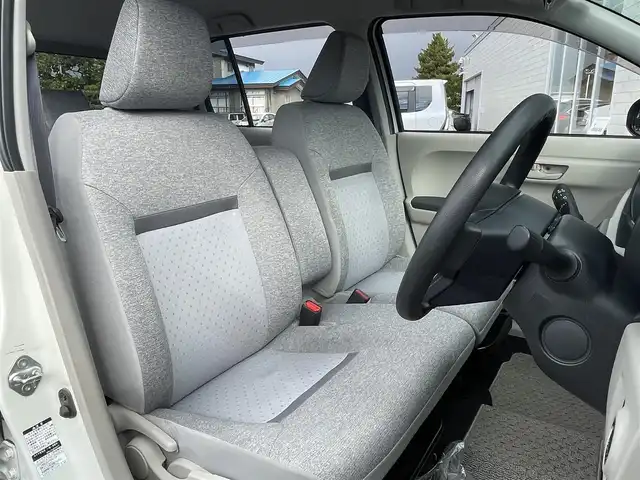 トヨタ パッソ X Lパッケージ 道央・札幌 2023(令5)年 7.5万km パールホワイトⅢ ・４WD/・衝突軽減システム/・盗難防止装置/・寒冷地仕様/・バックカメラ/・メモリナビ/・Bluetooth/・ワンセグTV/・プッシュスタート/・パーキングアシスト/・シートヒーター/・コーナーセンサー/・オートライト/・オートハイビーム/・アイドリングストップ/・LEDヘッドライト/・スマートキー/・ドアバイザー