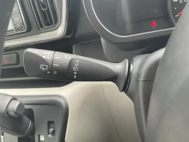 トヨタ パッソ X Lパッケージ 道央・札幌 2023(令5)年 7.5万km パールホワイトⅢ ・４WD/・衝突軽減システム/・盗難防止装置/・寒冷地仕様/・バックカメラ/・メモリナビ/・Bluetooth/・ワンセグTV/・プッシュスタート/・パーキングアシスト/・シートヒーター/・コーナーセンサー/・オートライト/・オートハイビーム/・アイドリングストップ/・LEDヘッドライト/・スマートキー/・ドアバイザー