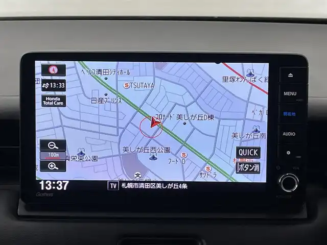 ホンダ ヴェゼル ハイブリッド e:HEV X 道央・札幌 2022(令4)年 6.3万km サンドカーキパール ・４WD/・寒冷地仕様/・純正ナビゲーション/　CD/DVD/BT/フルセグ/iPod/SD/・ビルトインETC/・社外ドライブレコーダー前後/・バックカメラ/・衝突軽減ブレーキ/・横滑り防止装置/・レーダークルーズコントロール/・レーンキープアシスト/・前後コーナーセンサー/・前席シートヒーター/・オートライト/・オートマチックハイビーム/・LEDヘッドライト/・パドルシフト/・ダウンヒルアシストコントロール/・純正フロアマット/・プッシュスタート/・スマートキー/・純正AW16インチ/・ステアリングスイッチ